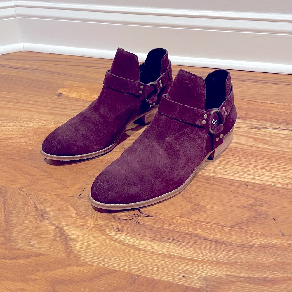 Maroon booties